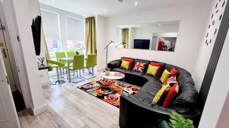 Burchett Place, Leeds, LS6 - Photo 2