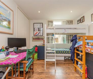 3 bedroom terraced house to rent - Photo 5