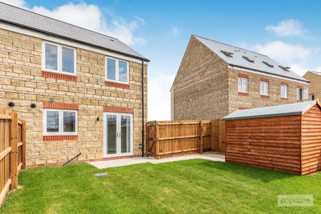 3 bedroom semi-detached house to rent - Photo 3