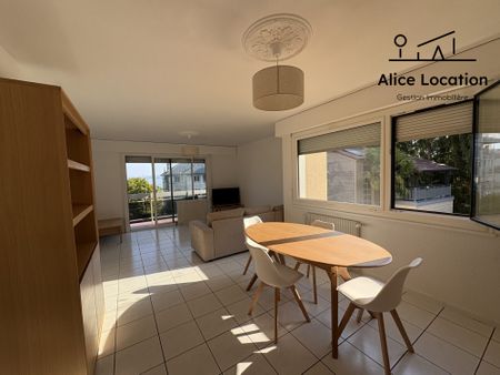 Location Appartement 3 pièces 83m² EVIAN LES BAINS 74500 - Photo 2