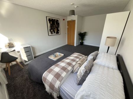 2 Bedroom Apartment - Photo 4