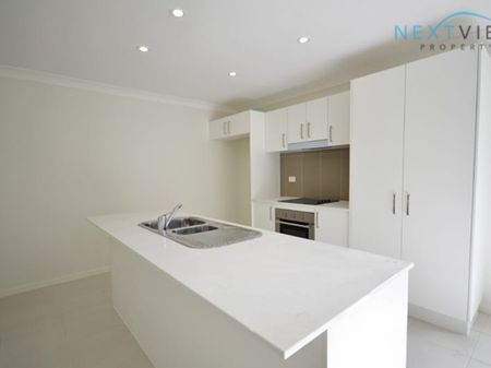 25 Wedgetail Street, Fletcher NSW 2287 - House For Rent | Domain - Photo 2