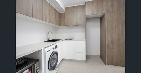 Modern Studio Apartment - Secure Building on the Border of Belmore & Lakemba - Photo 4