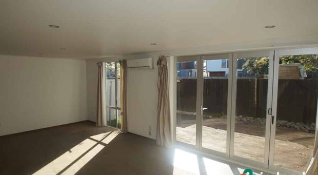 Modern Townhouse in Central Location - Photo 1