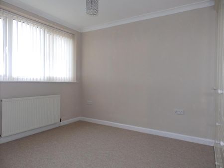 3 bedroom detached house to rent - Photo 3