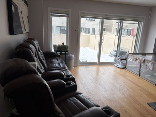 For Lease - 62 King George Way, Clarington, Ontario - Photo 1