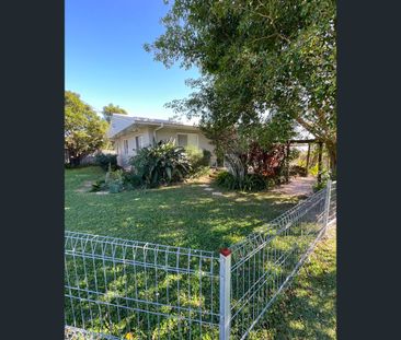 7 SCHILLING AVENUE, Southport, Qld 4215 - Photo 1