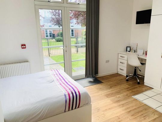 Studio to rent - Photo 1