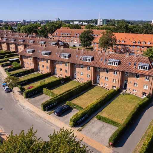 Dejlig 4-værelses lejlighed i det skønne Skibhuskvarter - Photo 1