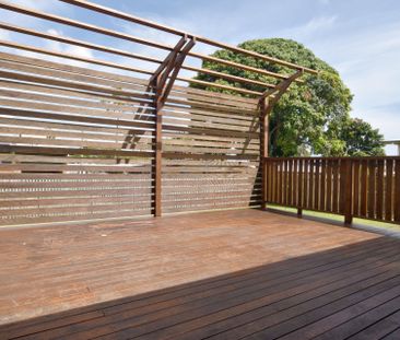 CHARMING HOME IN ONE OF OUR MOST POPULAR SUBURBS &mldr; BONUS BIG D... - Photo 1