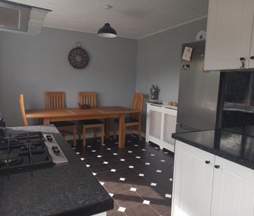 3 bedroom semi-detached house to rent - Photo 5