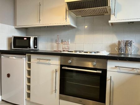 1 bedroom flat to rent - Photo 4