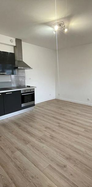 Appartement Crepy En Valois 1 pièce(s) 21.67 m2 - Photo 1