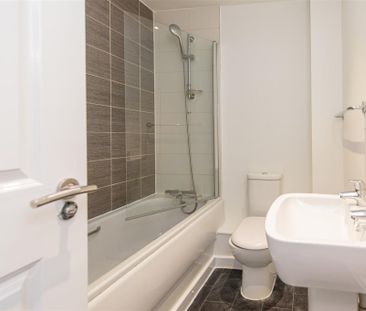 1 bed Flat To Let - Photo 4