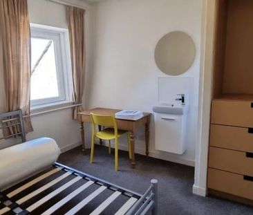 3 bedroom townhouse to rent - Photo 2