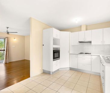 COMFORTABLE FAMILY LIVING IN PEACEFUL BRAY PARK - Photo 4