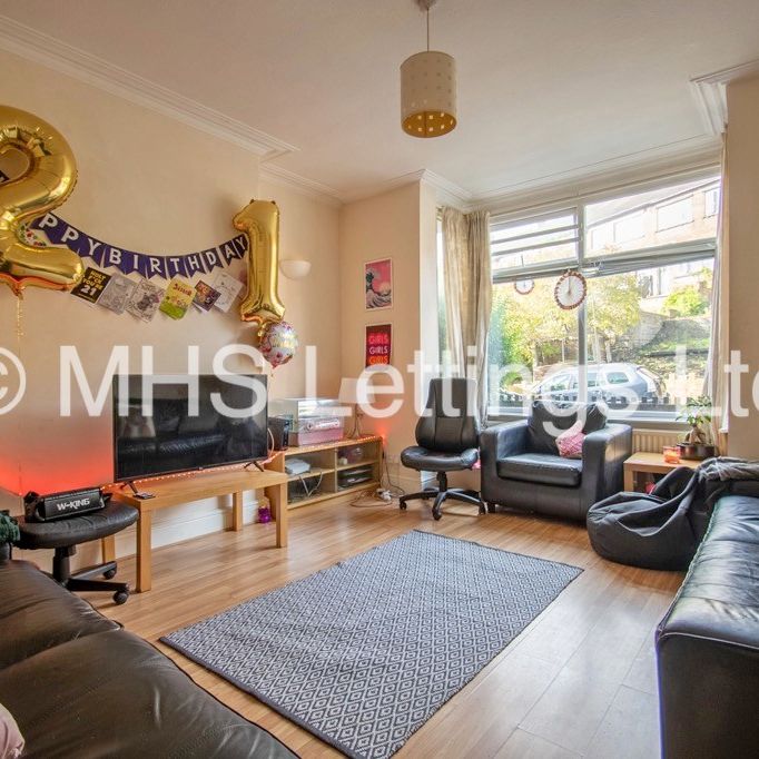 7 Bedroom End Terraced House for rent in The Village Street - Photo 1