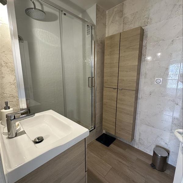 4 pièces - 76 m² - 3ème étage - Colocation non autorisée - Photo 1