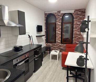 1 Bed Flat, Sir Thomas Street, L1 - Photo 2