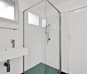 8 Cromer Road, Beaumaris VIC 3193 - House For Rent | Domain - Photo 4