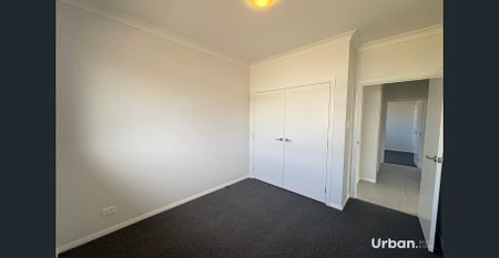 Five Bedroom Home in Huntlee! - Photo 3