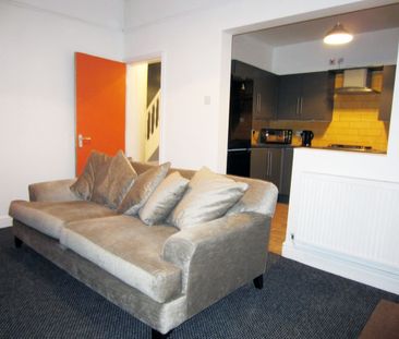 5 Bed Terraced House, Thornycroft Road, L15 - Photo 1