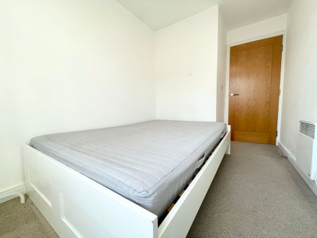 2 Bedroom - Photo 4