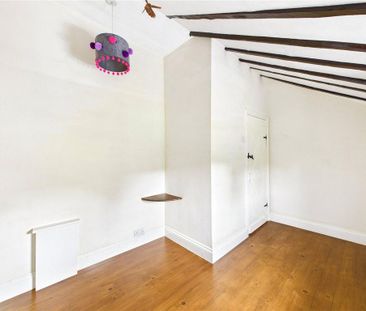 2 bedroom terraced house to rent - Photo 2