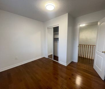 For Lease - 19 Fitzroy Avenue, Markham, Ontario - Photo 3