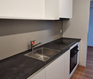 Teilsanierte 4.5-Zimmerwohnung nahe Dorfplatz - Photo 4