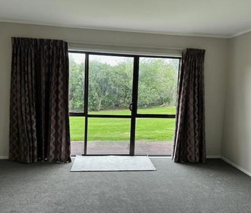 Spacious semi rural home in Matakana school zone - Photo 6