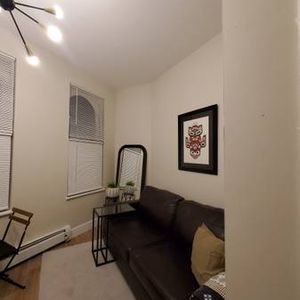 Micro-unit Gastown 190sqft - Photo 2