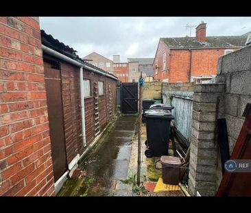 3 bedroom terraced house to rent - Photo 6