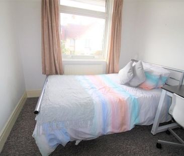 Room in a Shared House, Roedale Road, BN1 - Photo 4