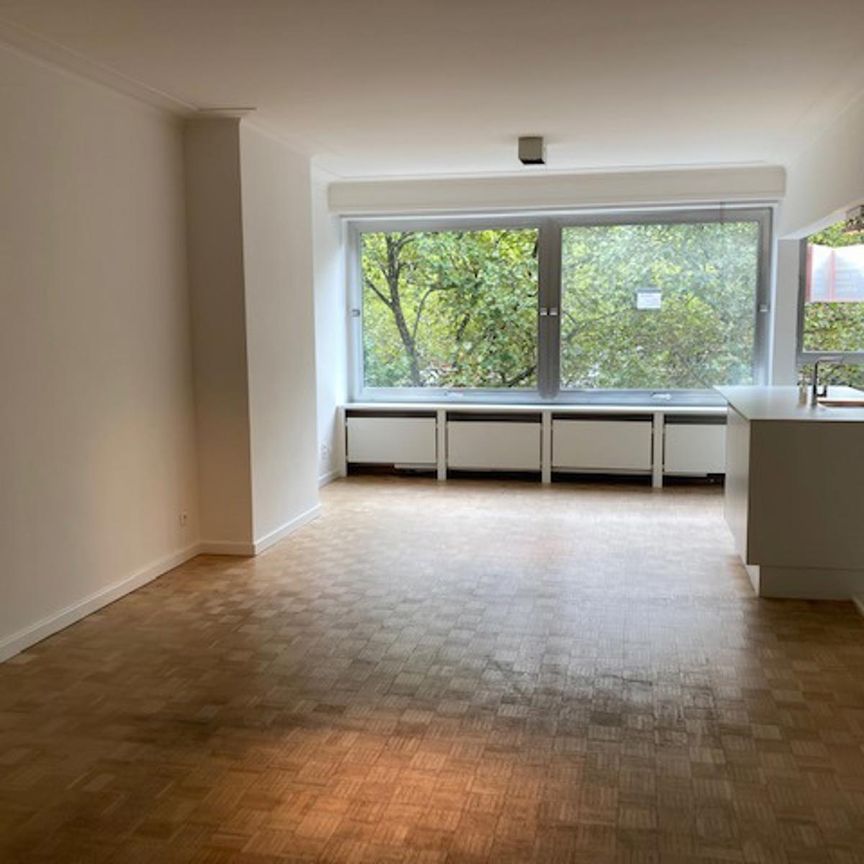 Gerenoveerd luxe appartement met 2 slpks en balkon! - Photo 1