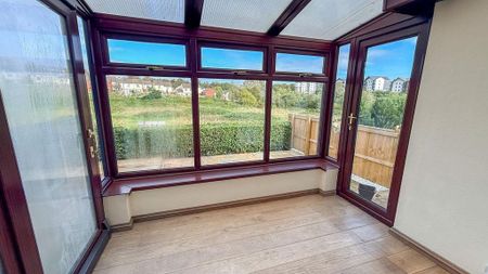 3 bedroom semi-detached house to rent - Photo 2