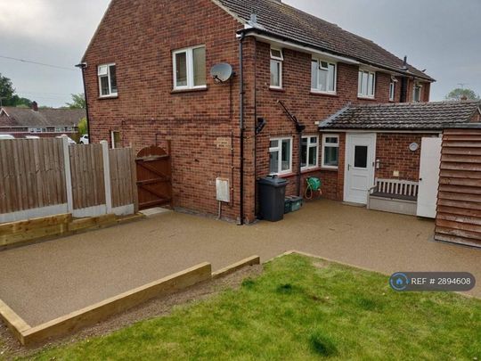 3 bedroom semi-detached house to rent - Photo 1
