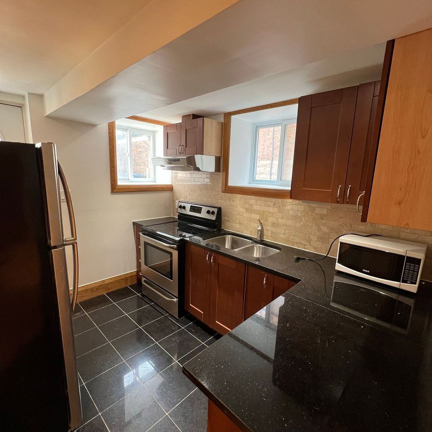 For Lease - 179 St Clair Avenue Unit# Rear, Toronto, Ontario - Photo 1