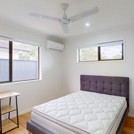 Completely Renovated Full Furnished Ensuite Room - Photo 3