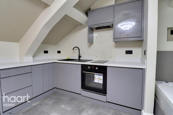 Studio to rent - Photo 1