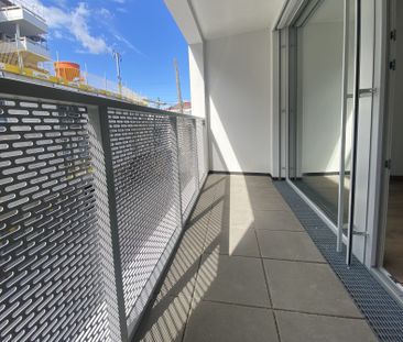 U3 ! Inklusive Küche 2 Zimmer Wohnung+Loggia =DAS LAURENZ= Erstbezu... - Photo 2