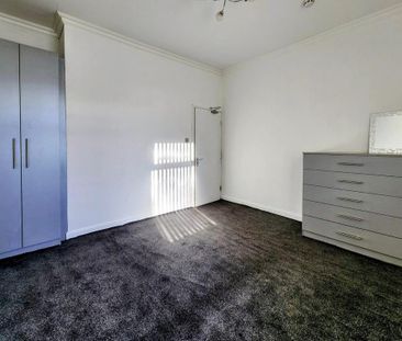 3 bedroom end of terrace house to rent - Photo 3