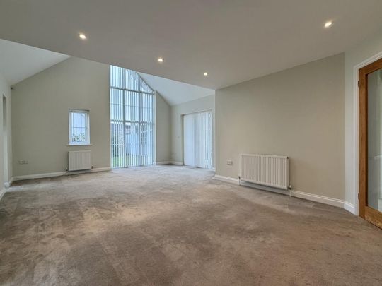 4 bedroom detached house to rent - Photo 1