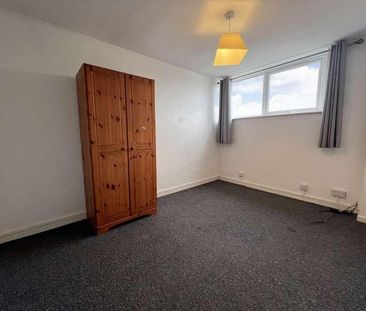 Sundon Park Parade, Luton, LU3 - Photo 1