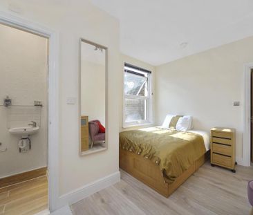 6 bedroom terraced house to rent - Photo 4