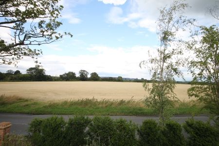 1 bedroom barn to rent - Photo 2