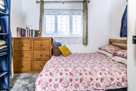 2 bedroom house to rent Chestnut Copse, Oxted, RH8 - Photo 4