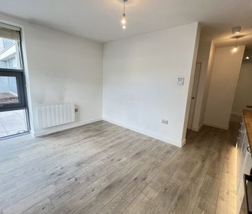 Edinburgh Gate - Photo 5