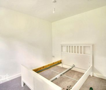 4 bedroom detached house to rent - Photo 6