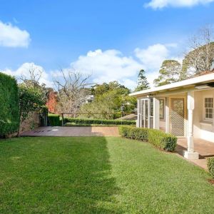 Charming Home in Prime Wahroonga Location - Photo 2